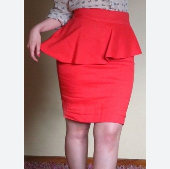ZARA Red stretch knit mini skirt peplum top. Size M - Picture 1 of 6